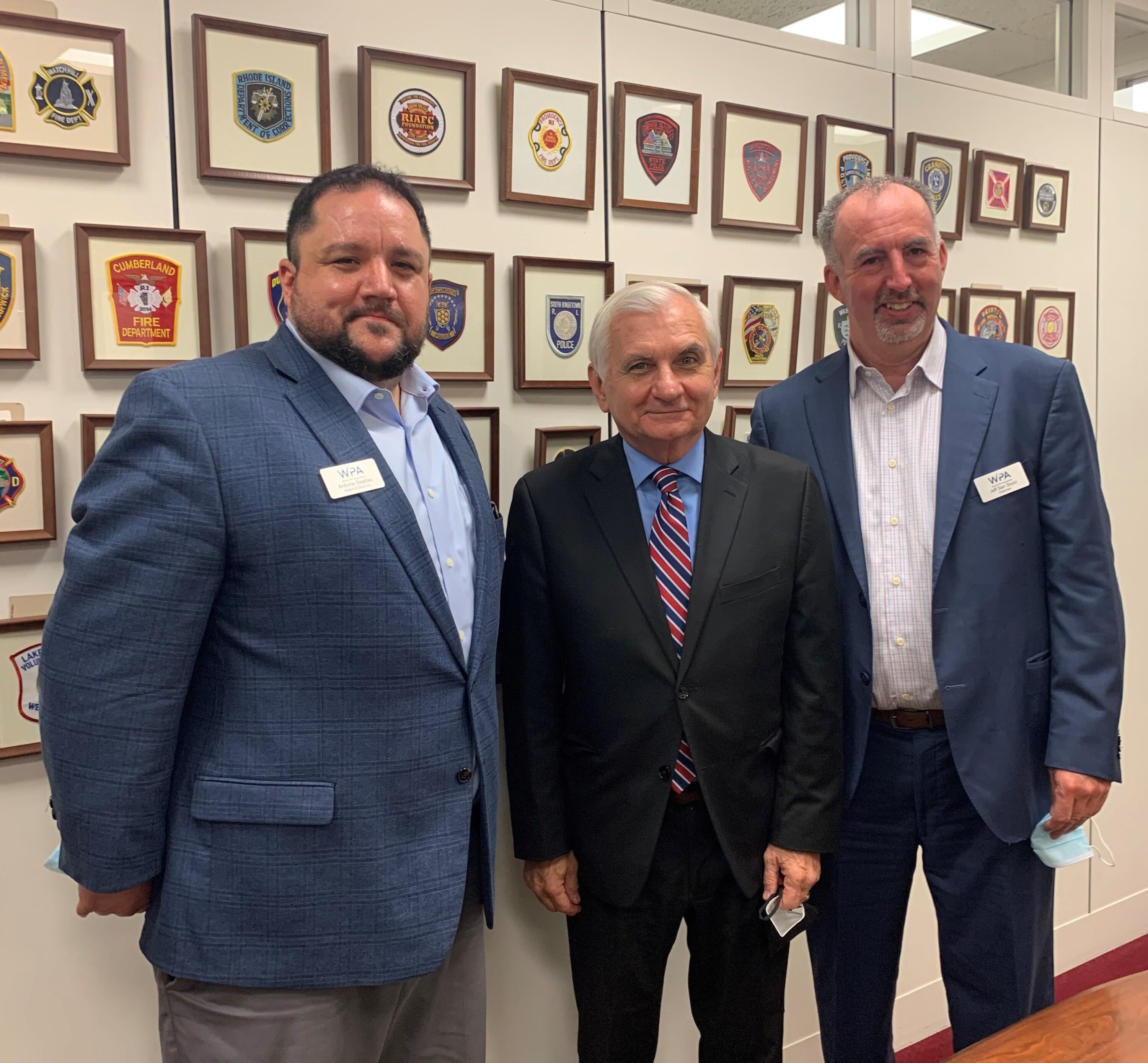 Sen Jack Reed_D-RI_w Jeff San Souci of Hagen and Antoine Seailles of Pet Food Experts_Fly-In_2022
